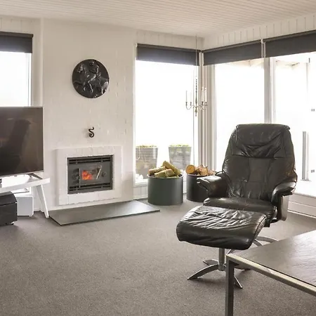 Three-bedroom Holiday In *